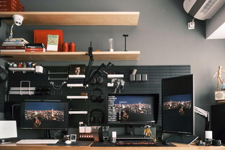 推荐一款简单精致的电脑桌 (实木电脑桌效果图大全2015款)