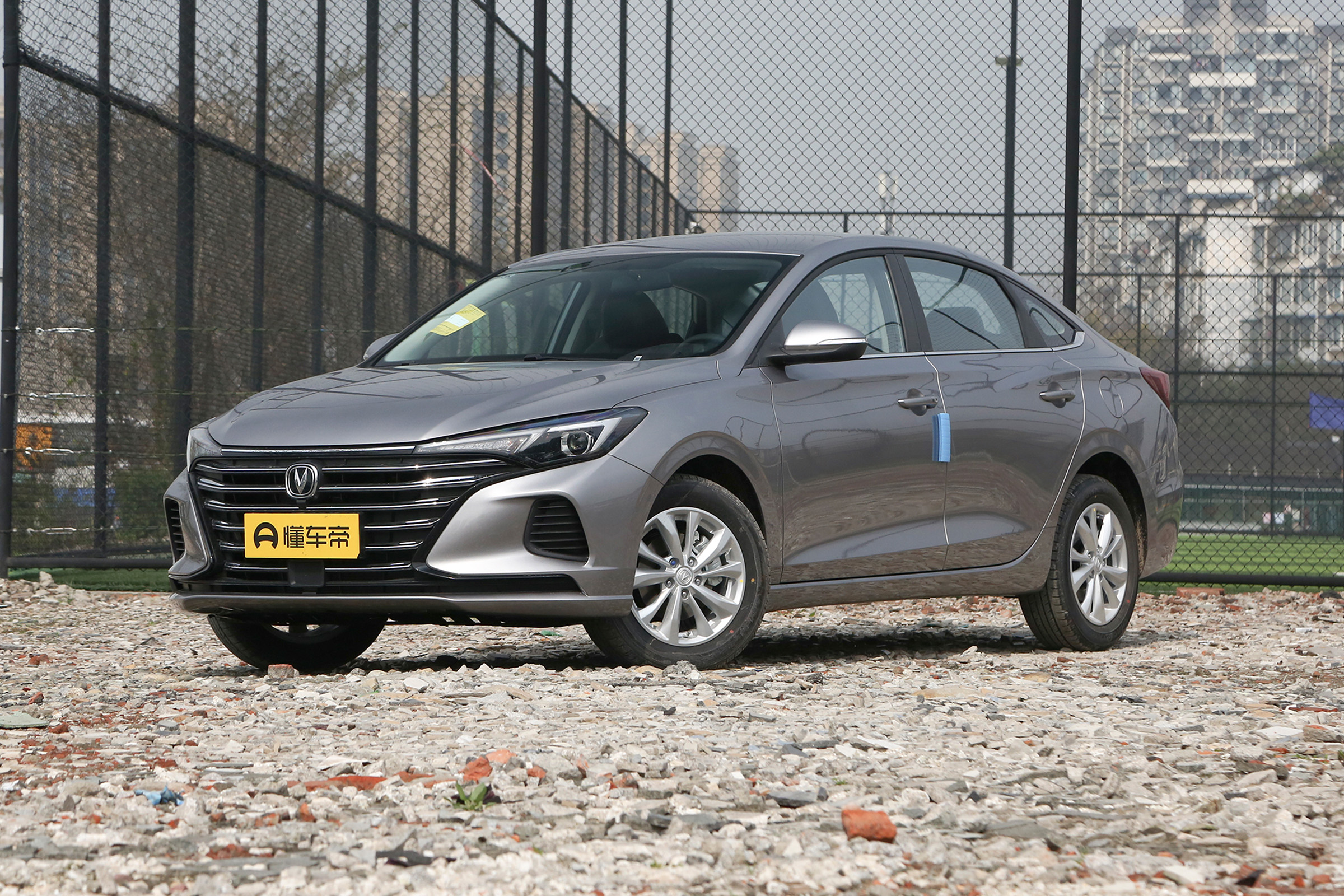 逸动车内异响怎么解决,逸动减速变速箱有一声异响