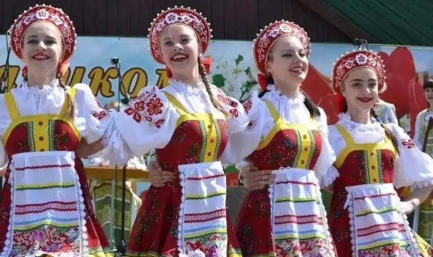 俄罗斯为什么人口可以达到10亿,俄罗斯1亿多人口为什么这么强