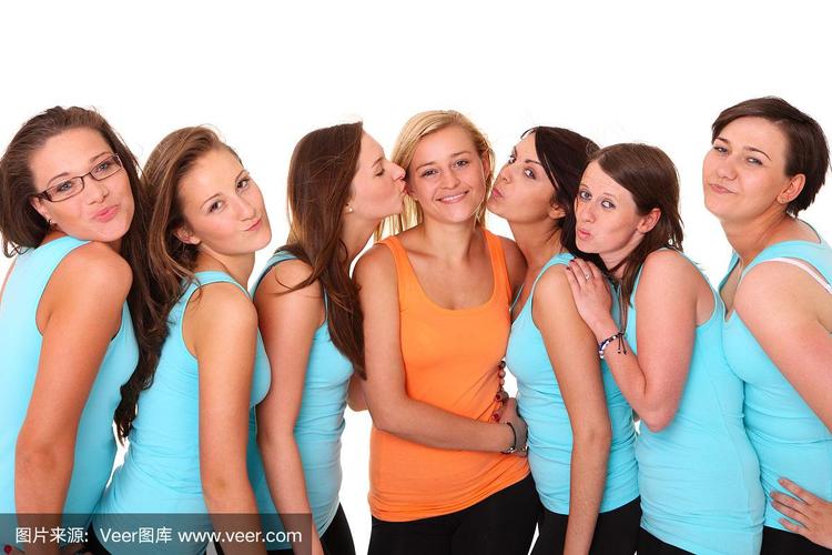 校园霸凌隐藏的秘密,警惕校园小团体