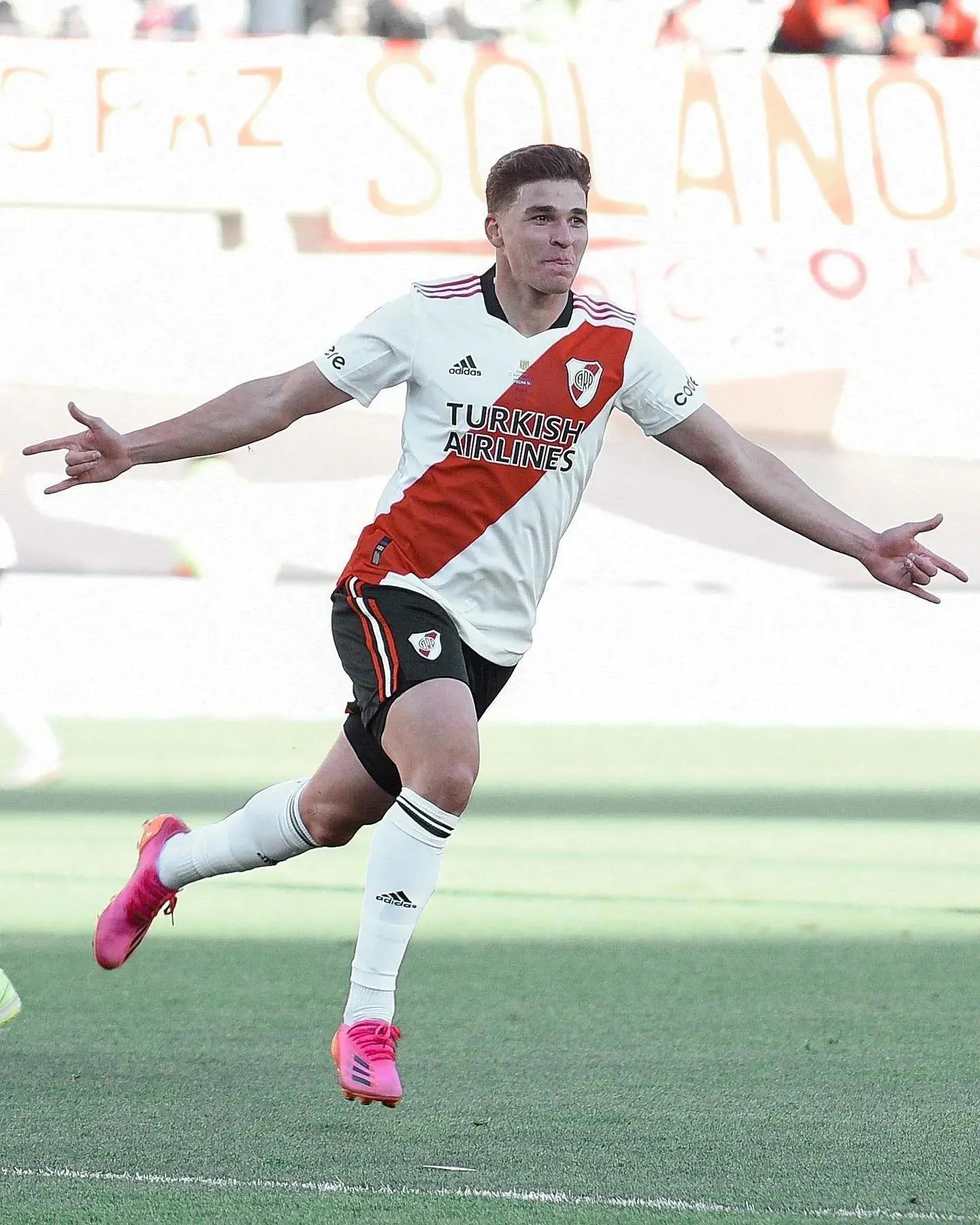 阿根廷球星之阿尔瓦雷斯，被球迷誉为“阿奎罗的接班人”