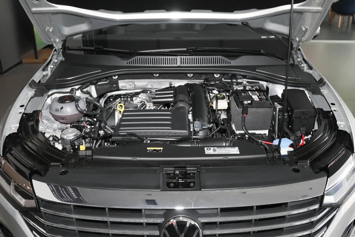 2023款朗逸和2022款朗逸哪个好,上汽大众朗逸2023款实拍