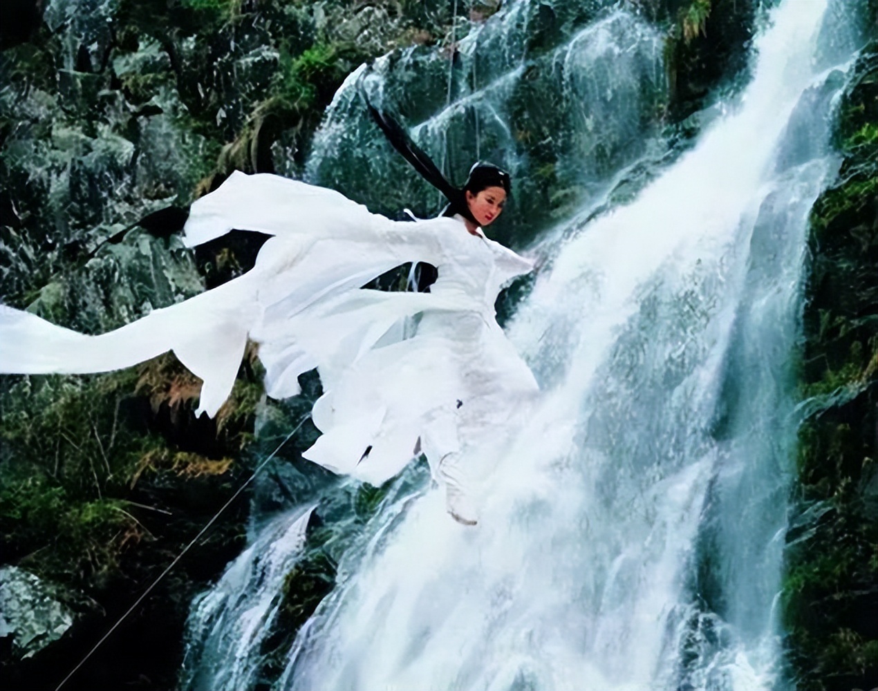 《梦华录》口碑陡转之下，颜值抗打的刘亦菲人设崩塌？