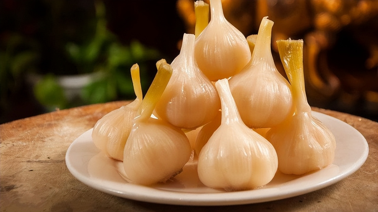 天天吃大蒜的人得到了什么,天天坚持吃大蒜的人