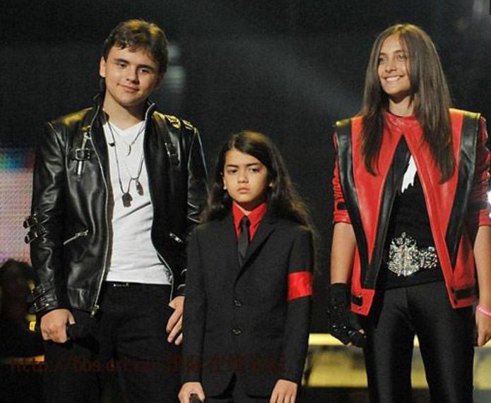 杰克逊三个儿女近照,迈克尔杰克逊的子女现在如何呢