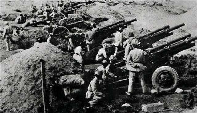 英军舰在长江被打到举白旗，丘吉尔扬言报复，毛主席：你报复什么