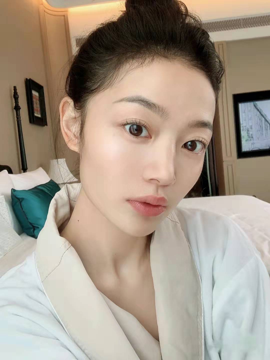 上粉底脸色变黑了怎么办,干皮为什么涂了粉底反而变黑