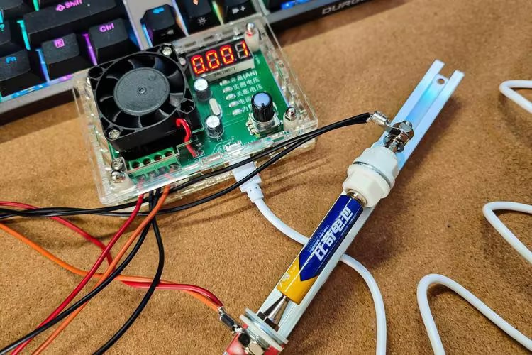 南孚干电池测评,南孚2025和松下2025电池哪个好