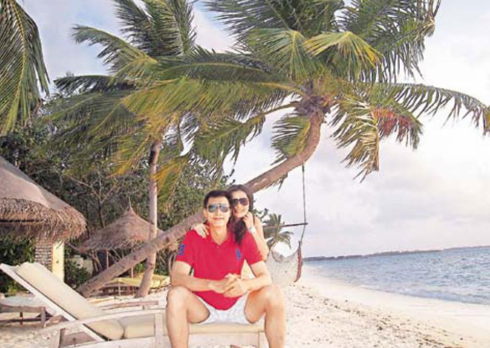 易建联娶巴西足球宝贝,易建联和荆灵爱情故事