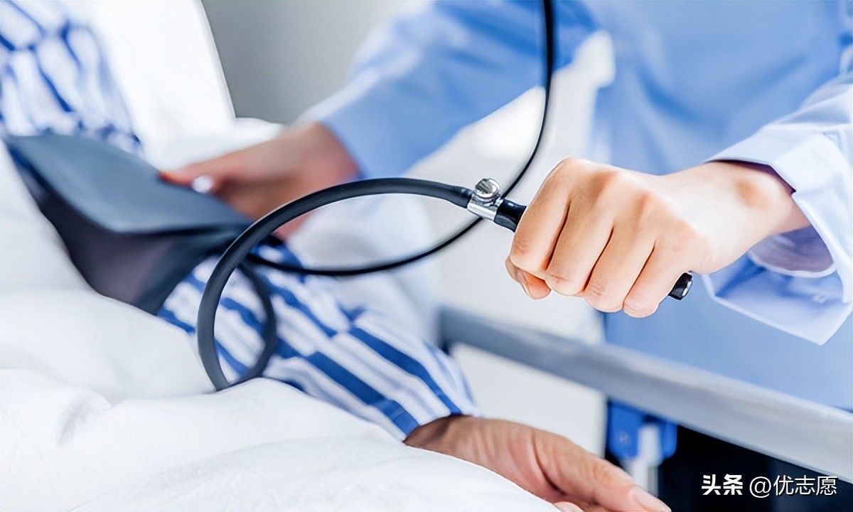 男孩子文科生学什么专业好就业,文科生就业前景好的大专