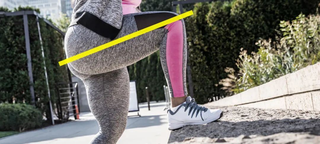 臀部激活肌肉,练臀部最有效的器材深蹲