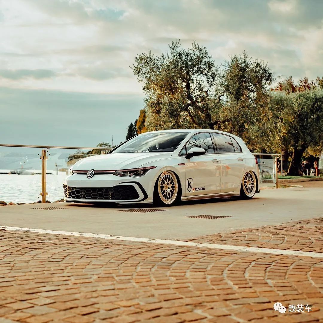 第八代高尔夫gti实车图片,高尔夫8代gti姿态