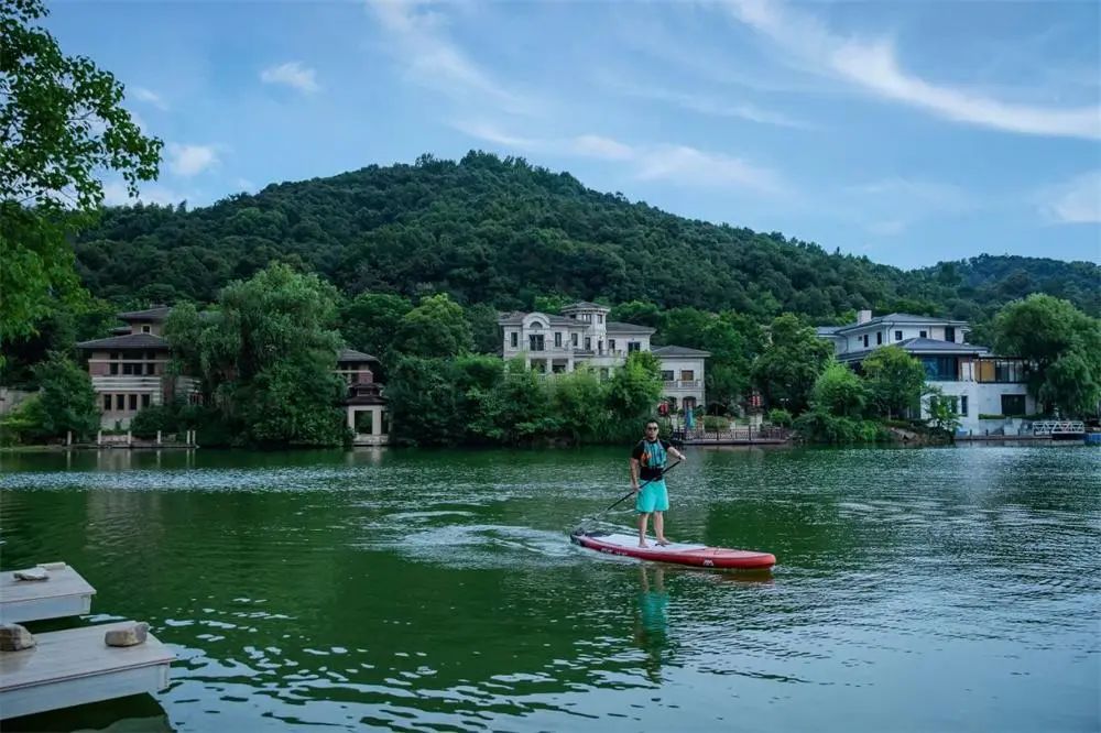 莫干山lv恒温泳池度假村,莫干山lv悬空度假村