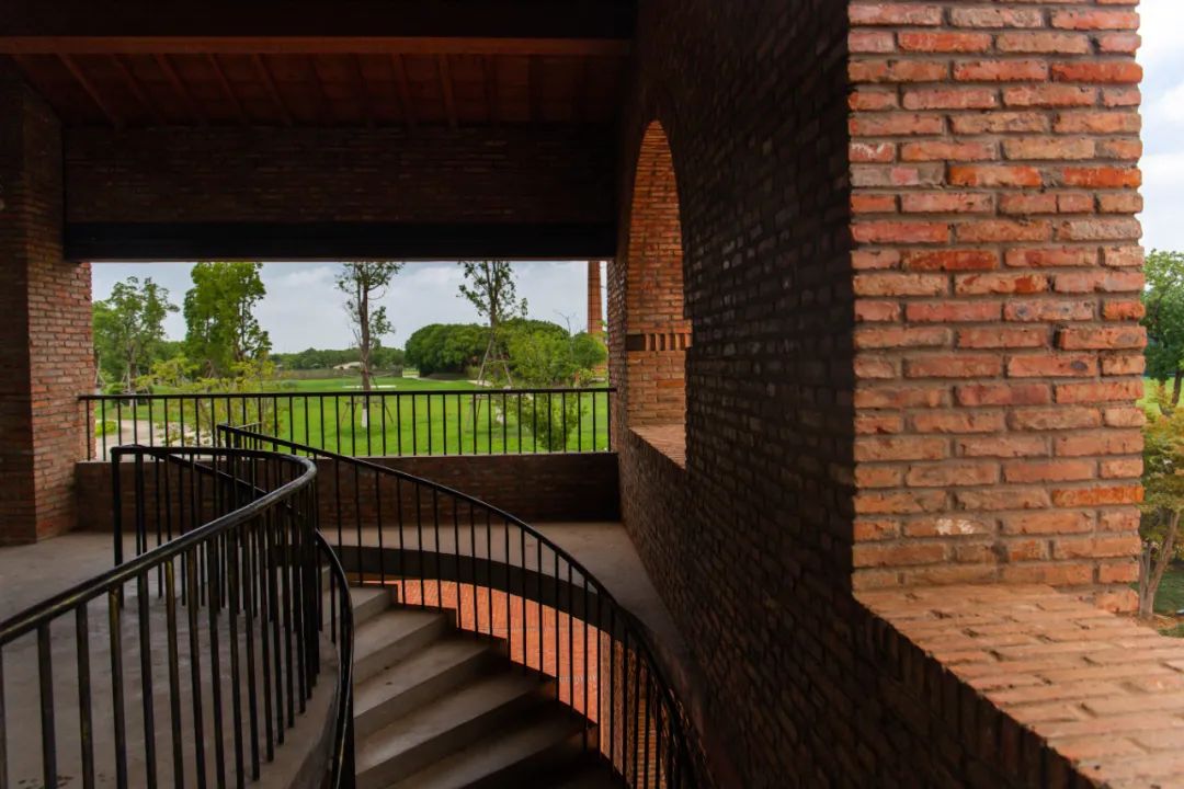 上海新晋热门打卡地，在红砖窑厂里喝咖啡、露营