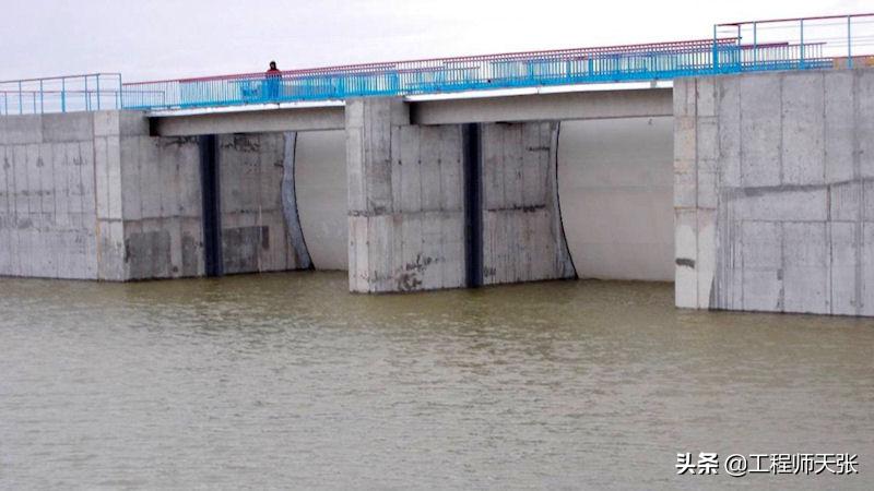 俄罗斯大坝决堤乌克兰有影响吗,俄罗斯把乌克兰的水坝炸了吗