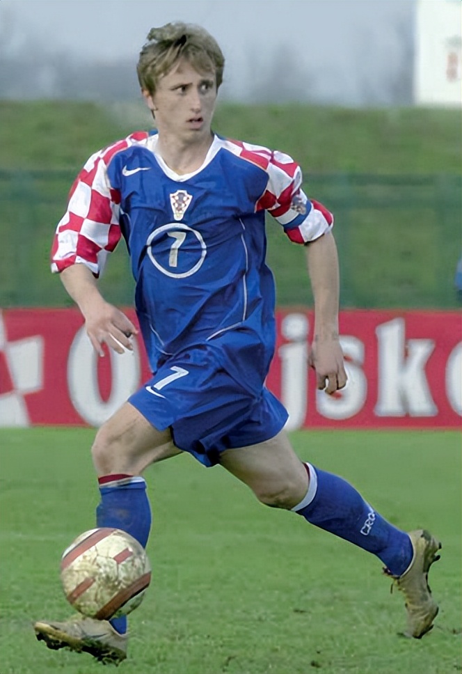 世界杯魔笛绝唱视频,37岁魔笛退役了吗