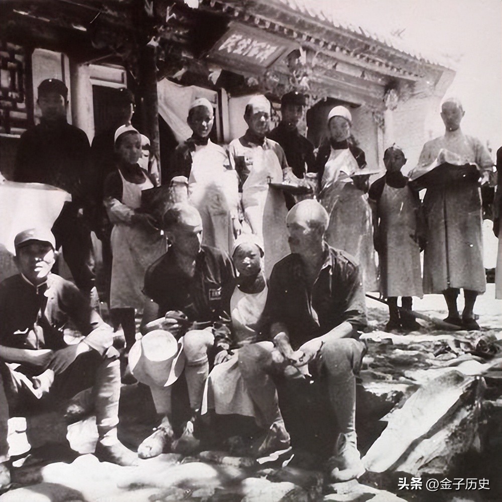 抗日女兵被包围,女兵被国军抓捕