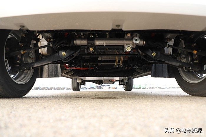 长安跨越星v5五座货箱尺寸,长安跨越星v5和睿行m60哪个货箱大