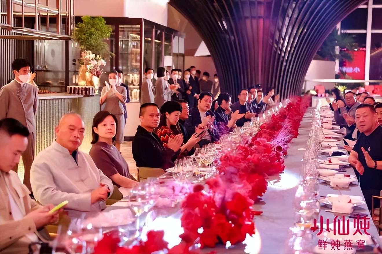 中式滋补闯关购物中心，小仙炖如何树渠道样板？