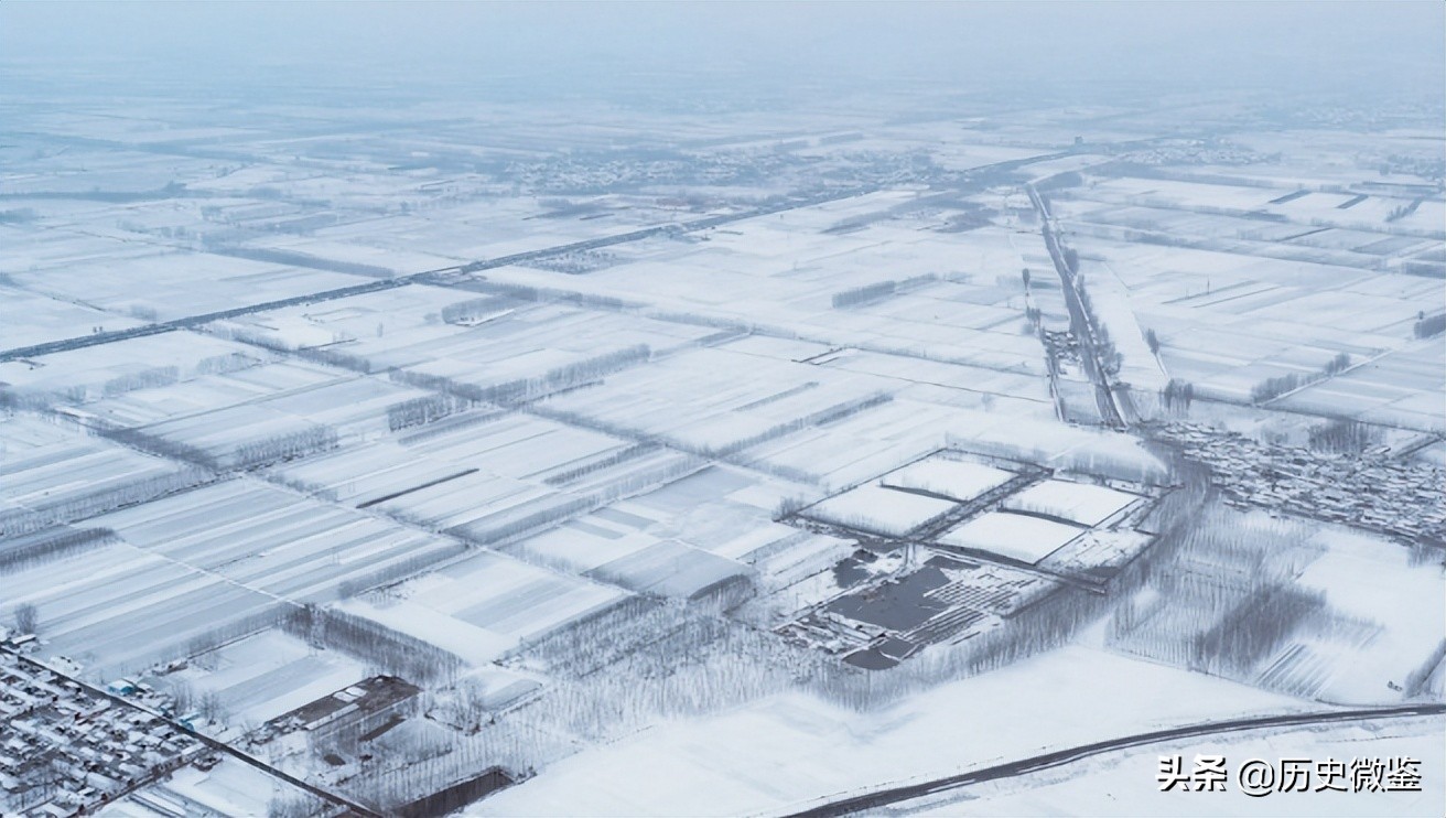 浙江女孩瞒着爸妈，寻找养父母12年，跪养母坟前嚎啕大哭：来晚了
