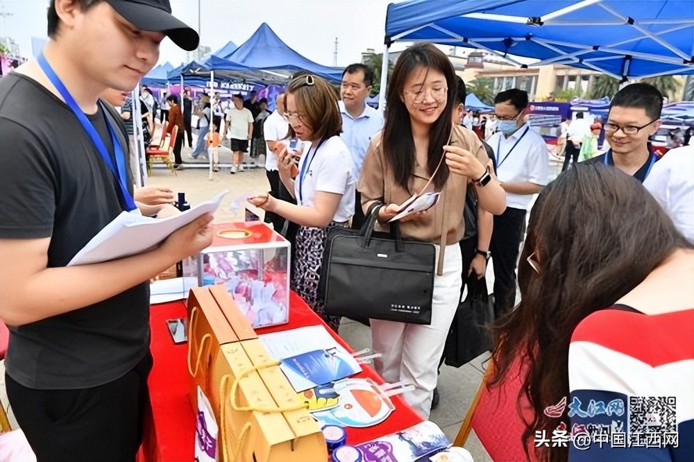 法治宣传体验式普法,法治网络宣传图