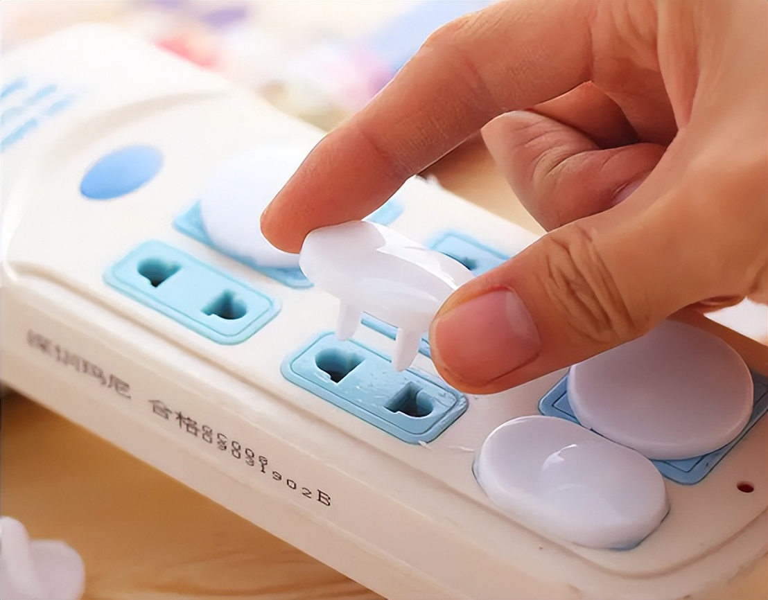 怎么教孩子远离插座,如何教小孩子不要玩电插座