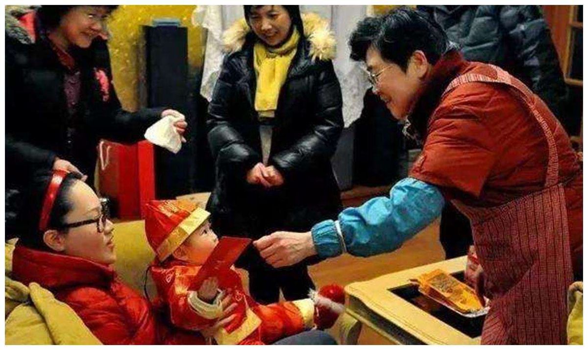 过年送礼送红包都有哪些讲究,过年给小孩子的红包有什么讲究