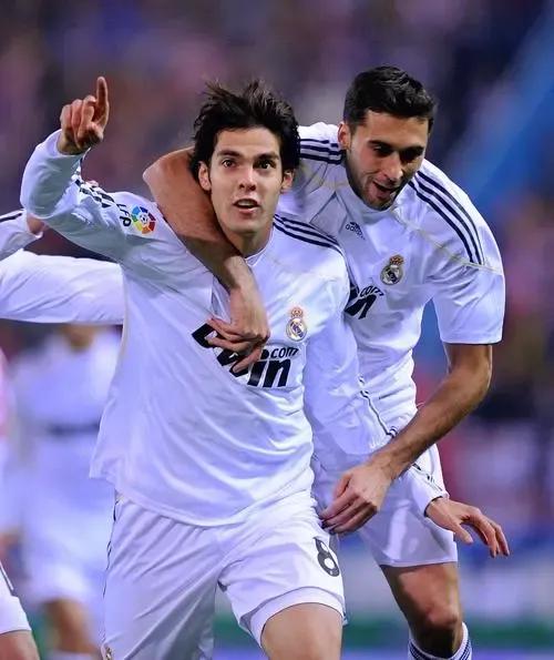 卡卡巅峰期梅罗能比吗,卡卡足坛明星