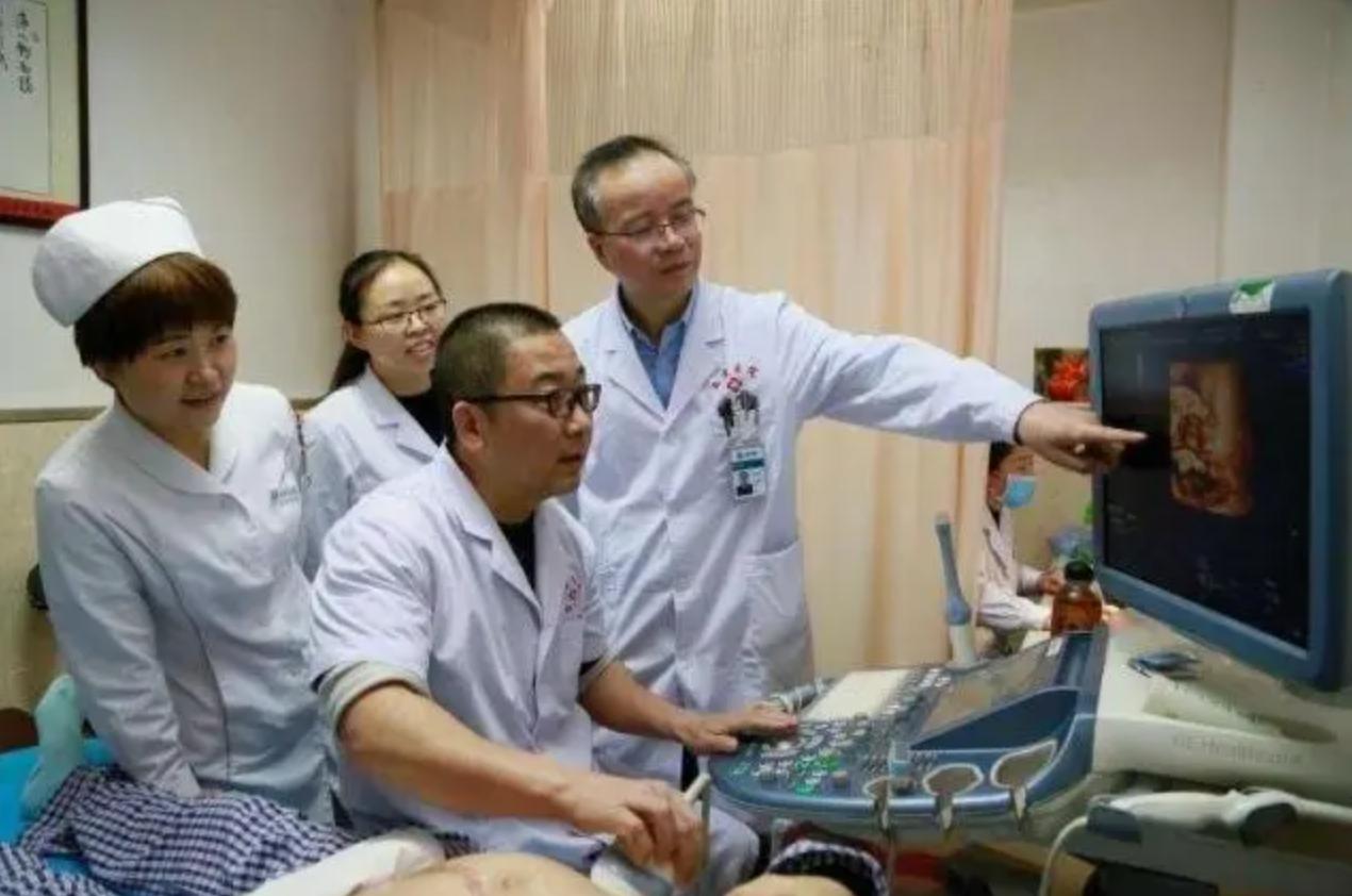 外婆的子宫孕育外孙！2015年，女子移植母亲子宫，4年后生下男婴