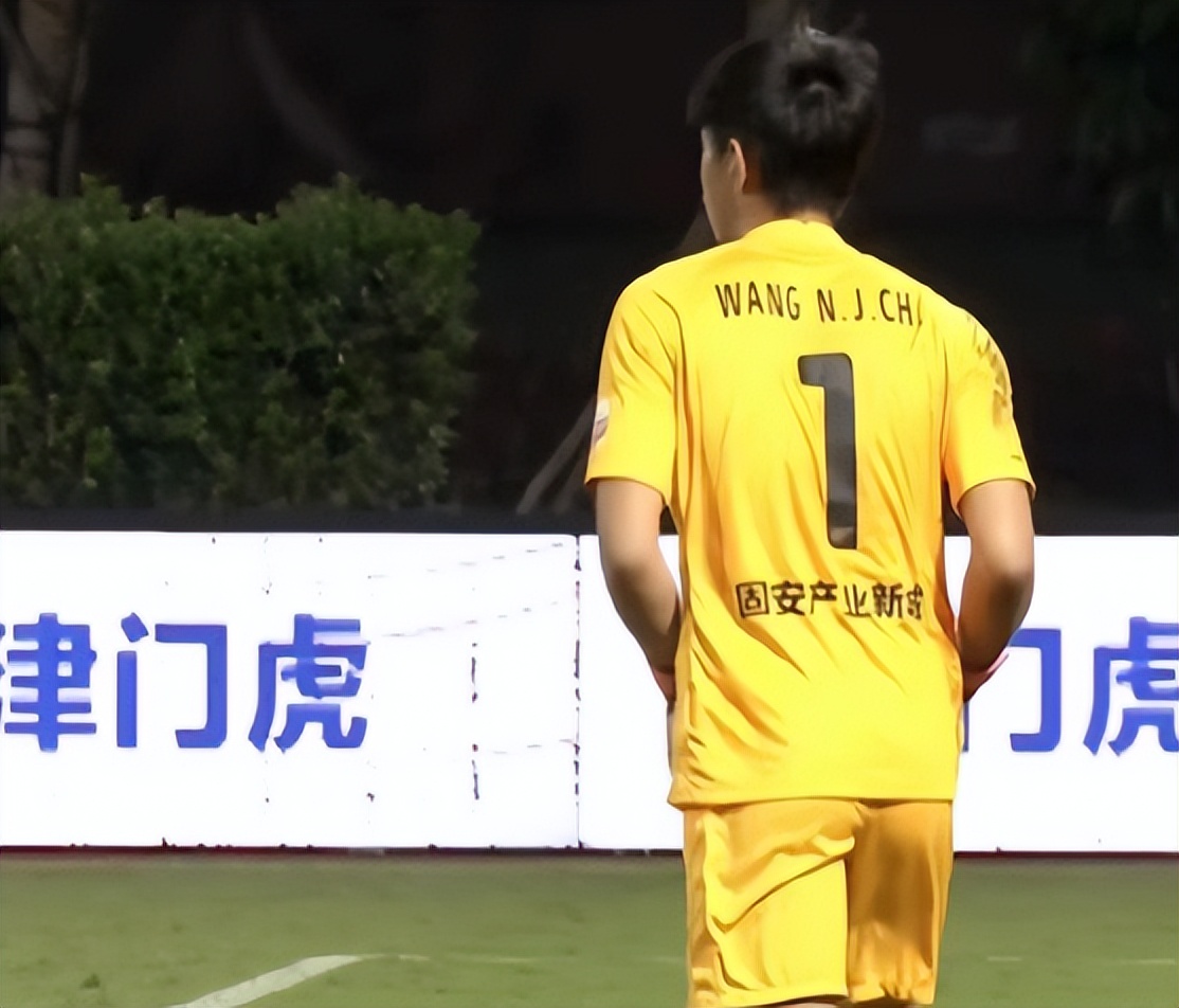 撞脸李现同时撞脸韩星,撞脸明星网红李现