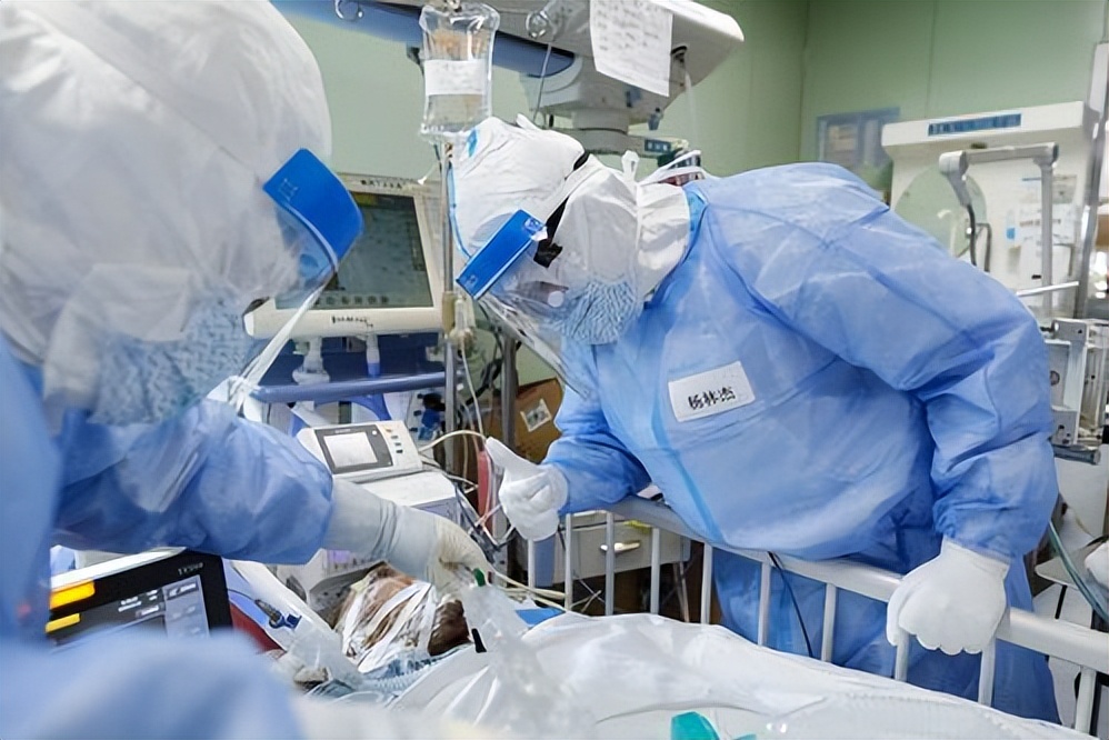 疫情放开后感染了怎么都有症状,疫情阳性前期会出现什么情况