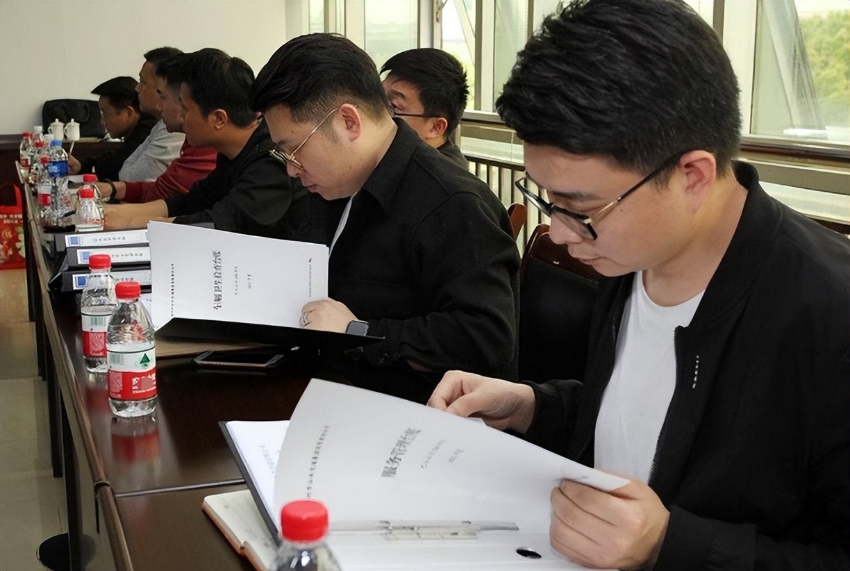 公务员工资真不高吗,公务员月薪不高为什么那么多人考