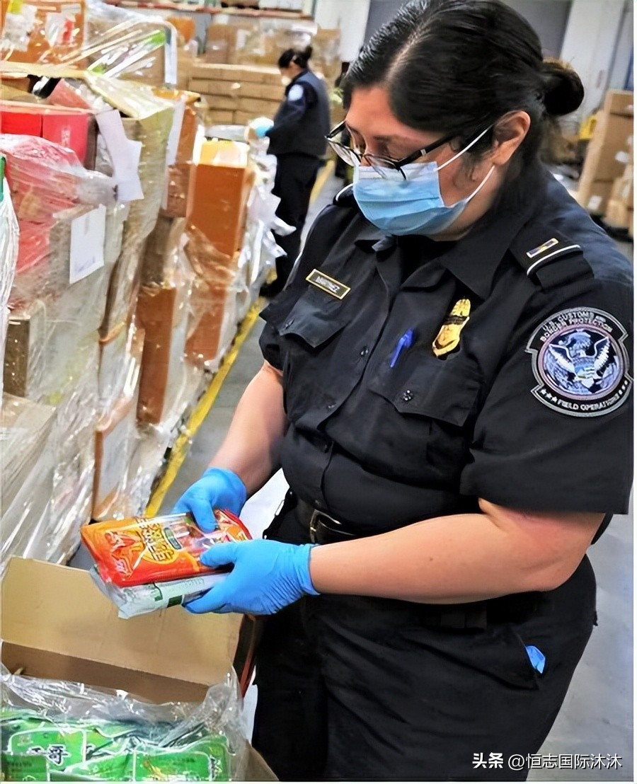 辛苦背来40斤海参鱼翅，华人刚下飞机就被罚款！