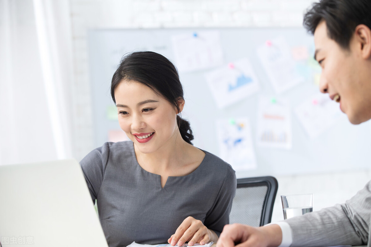 中年男人抱怨父母老婆该怎么安慰,中年爸爸的无奈