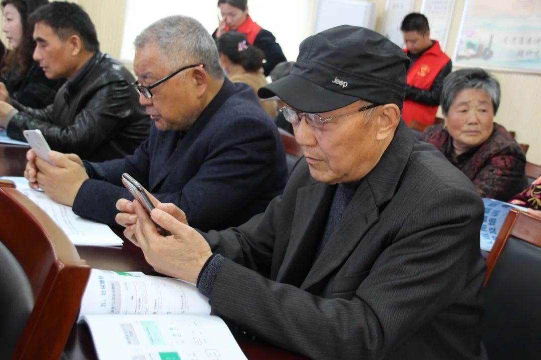 手机收到很多消息,手机收到这样的信息千万不要点