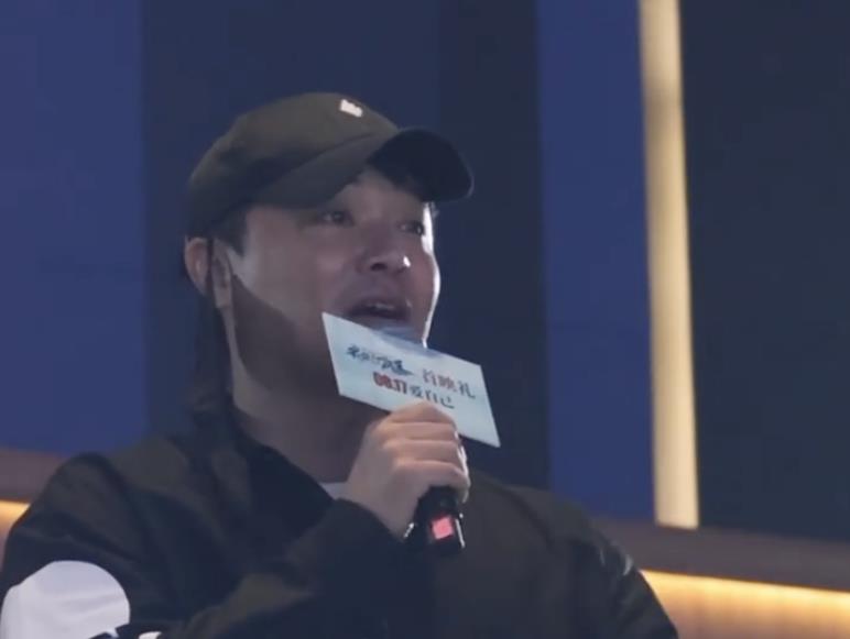 陈思诚亮相佟丽娅新片首映,陈思诚佟丽娅完整的舞台视频