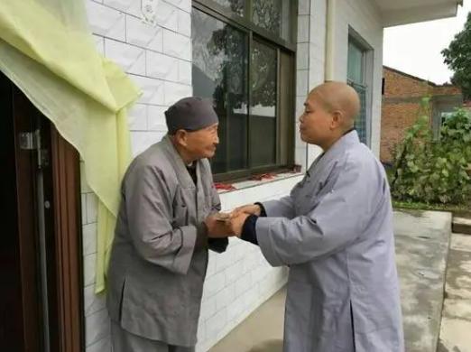 当代有哪些苦行僧人,僧人出家之前经历的磨难坎坷