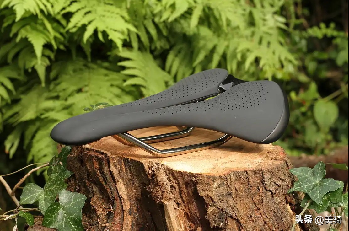 性价比比较高的公路车坐垫推荐,怎么挑选一款公路车坐垫