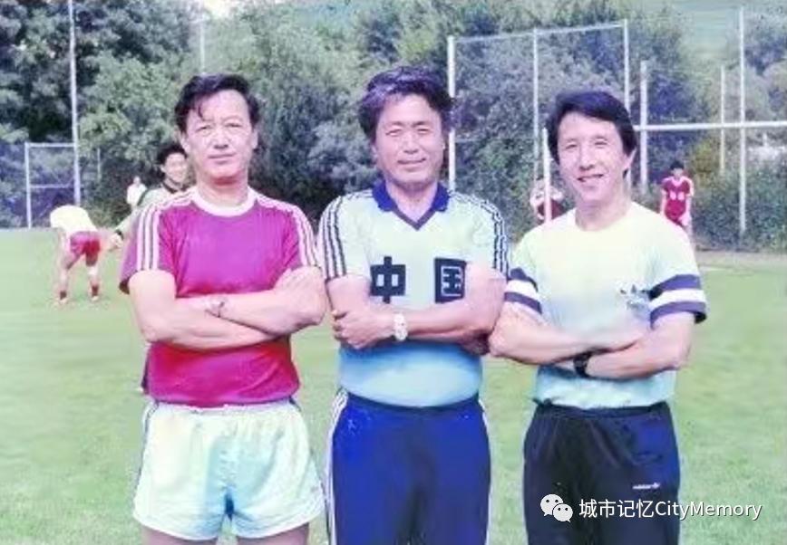 东风广场附近的篮球场,东风广场球场