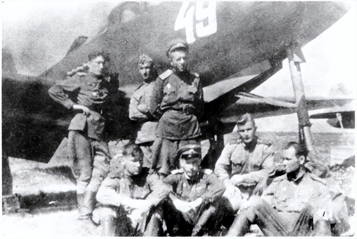 俄罗斯战机眼镜蛇机动,f22战斗机眼镜蛇