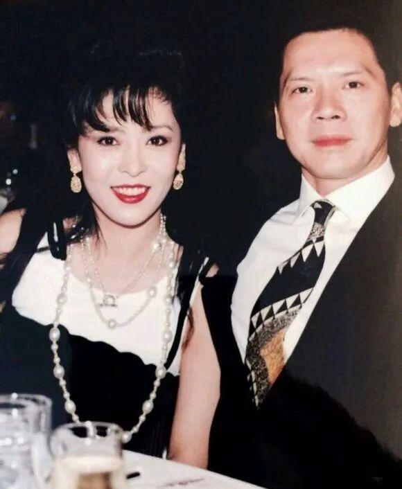 张敏与汪雨和向华胜,张敏因为汪雨和向华胜分手吗