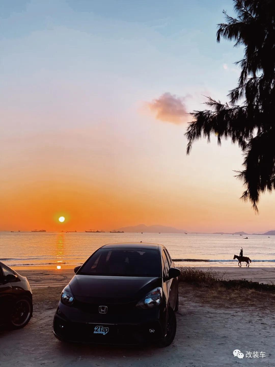 00后小姐姐也爱玩本田飞度，这个车系到底有什么魔力？