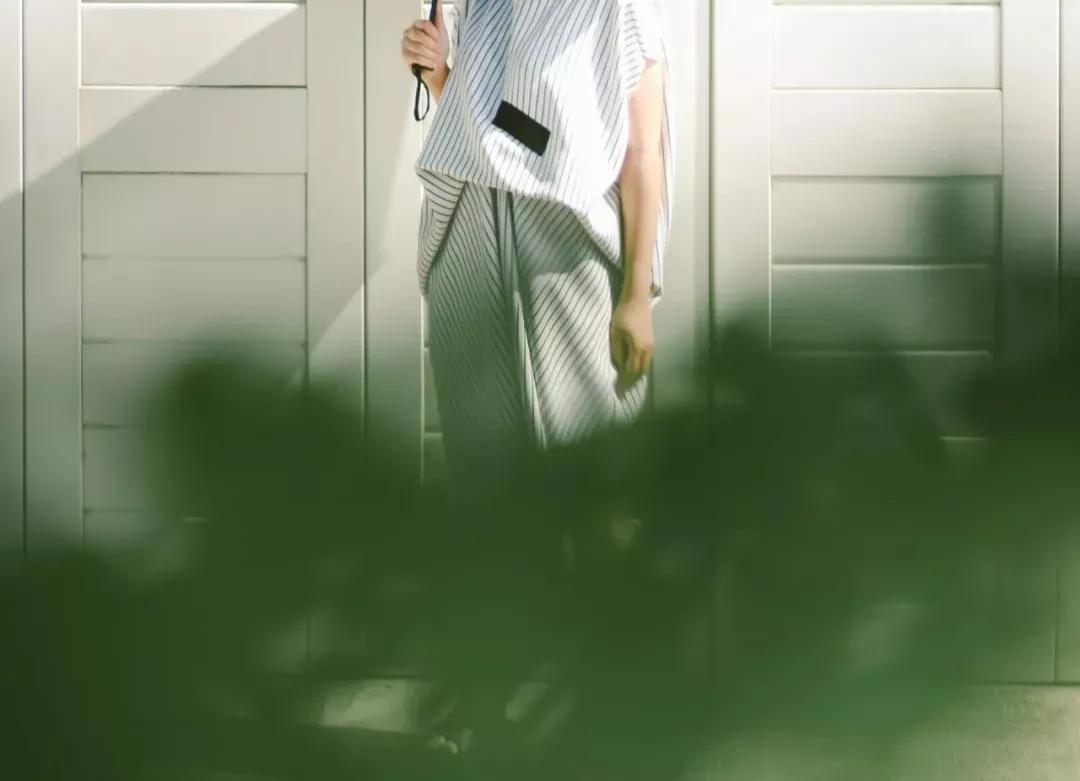 男子网恋被骗1700万是真的吗,一场网恋让你倾家荡产