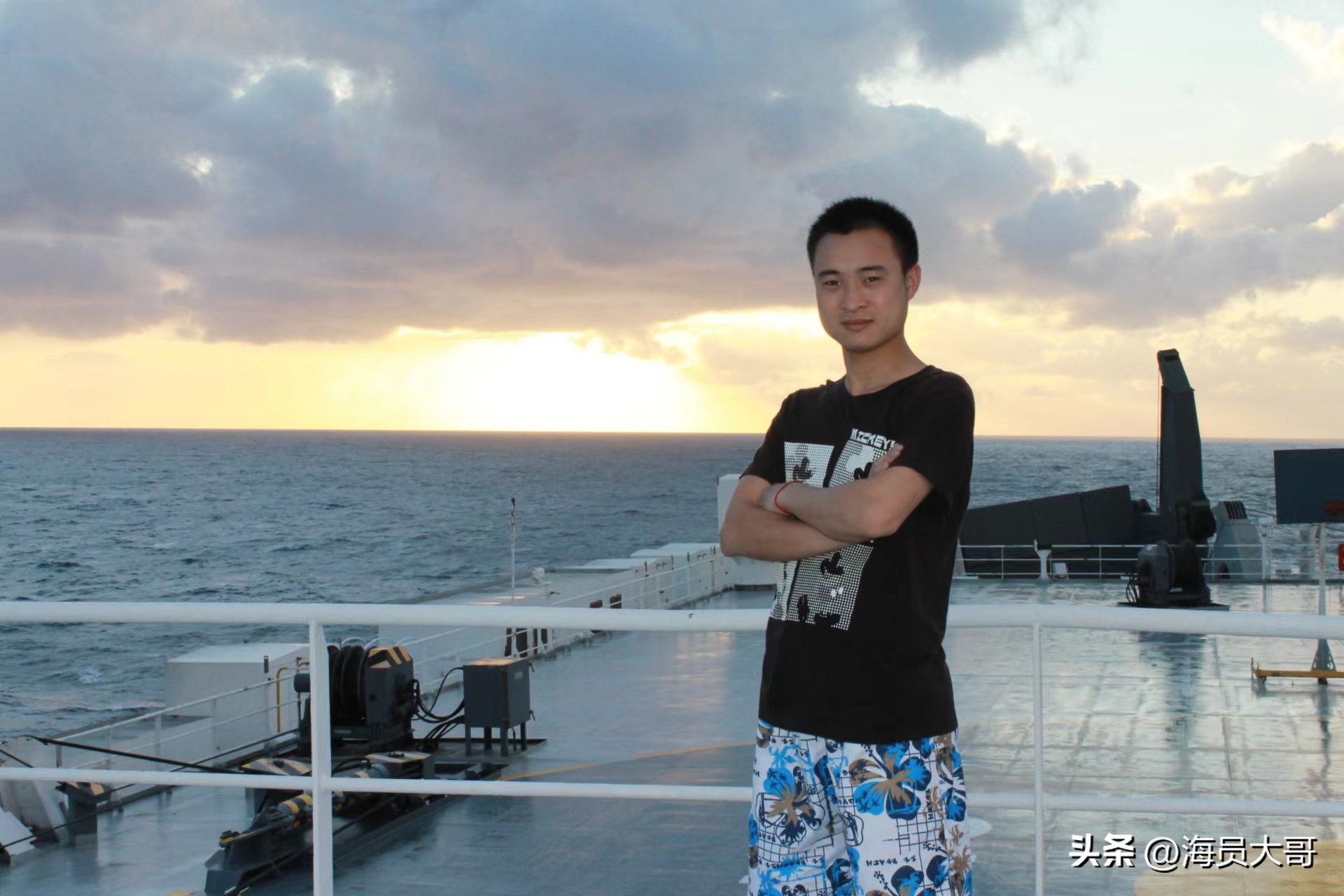 我，航海13年，工作赚360万，兼职赚860万，还是觉得跑船路子宽