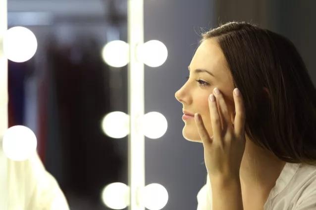 看一遍就会的做法,眼袋涂眼霜正确方法