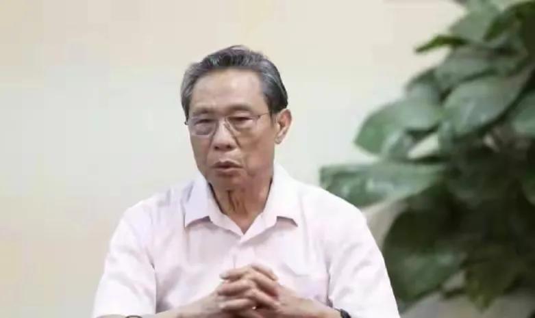 新冠疫情,那么多人都在骂钟南山,86岁的钟南山到底做错了什么?