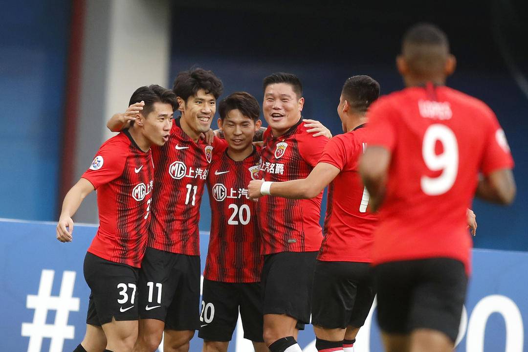 上海上港vs广州城武磊大四喜,中超武磊建功海港1-1十人申花