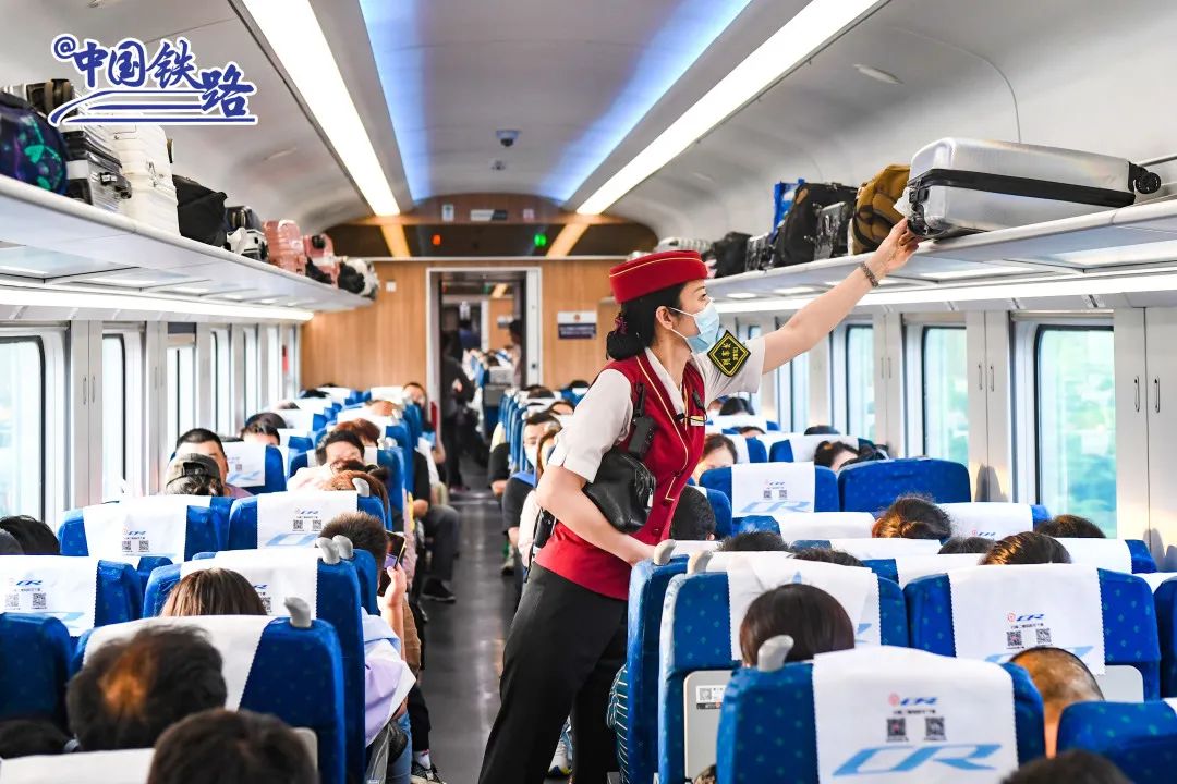 复兴号d728动卧一等卧是什么样的,复兴号二等卧啥样