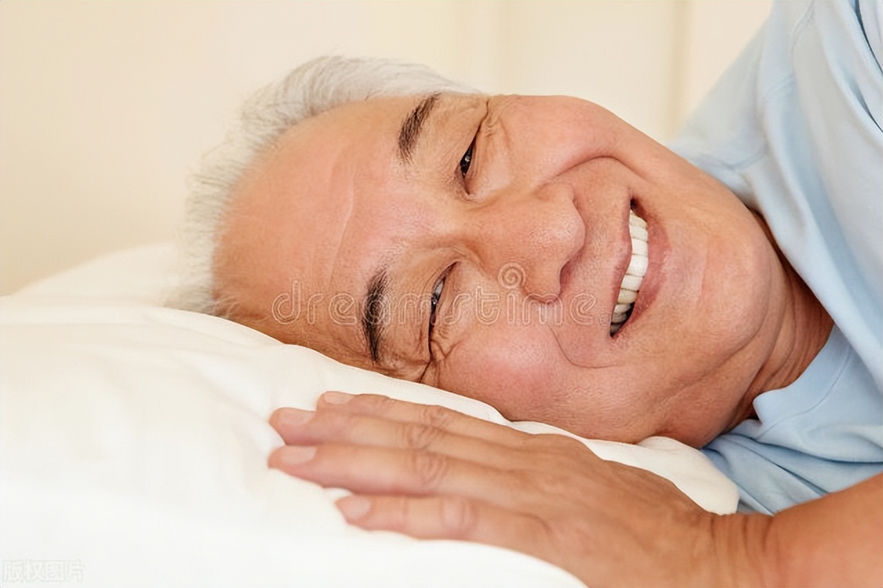 一位70岁大爷取出个肾结石,79岁老人肾囊肿