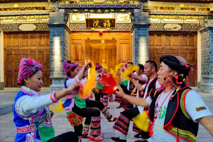 这座好吃好玩好住的云南小城，我劝你一定早点去